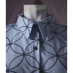 Camisa bordada círculos