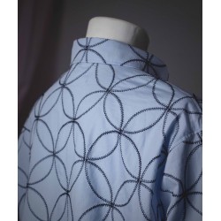 Camisa bordada círculos
