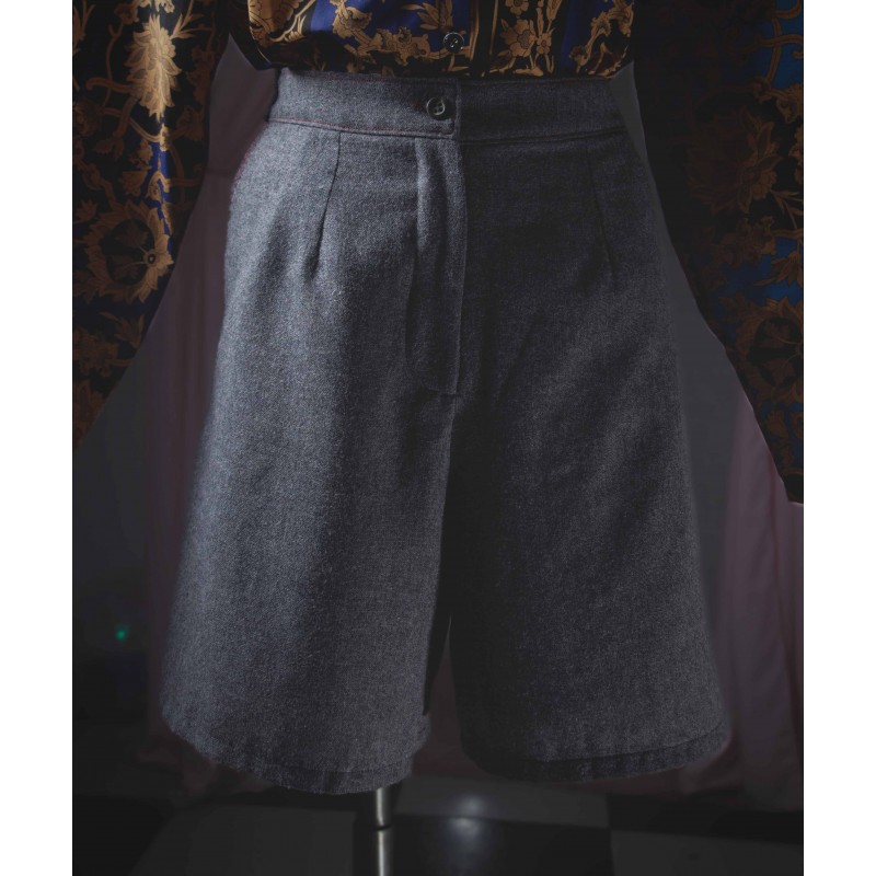 pantalón corto gris