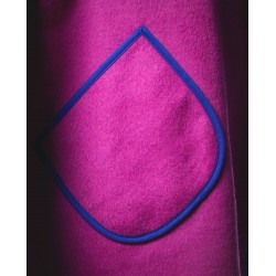 abrigo fucsia e azul