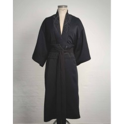 kimono negro con pedrería